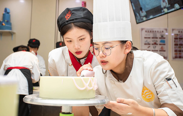 邯郸新东方烹饪学校西点店长班 6个月
