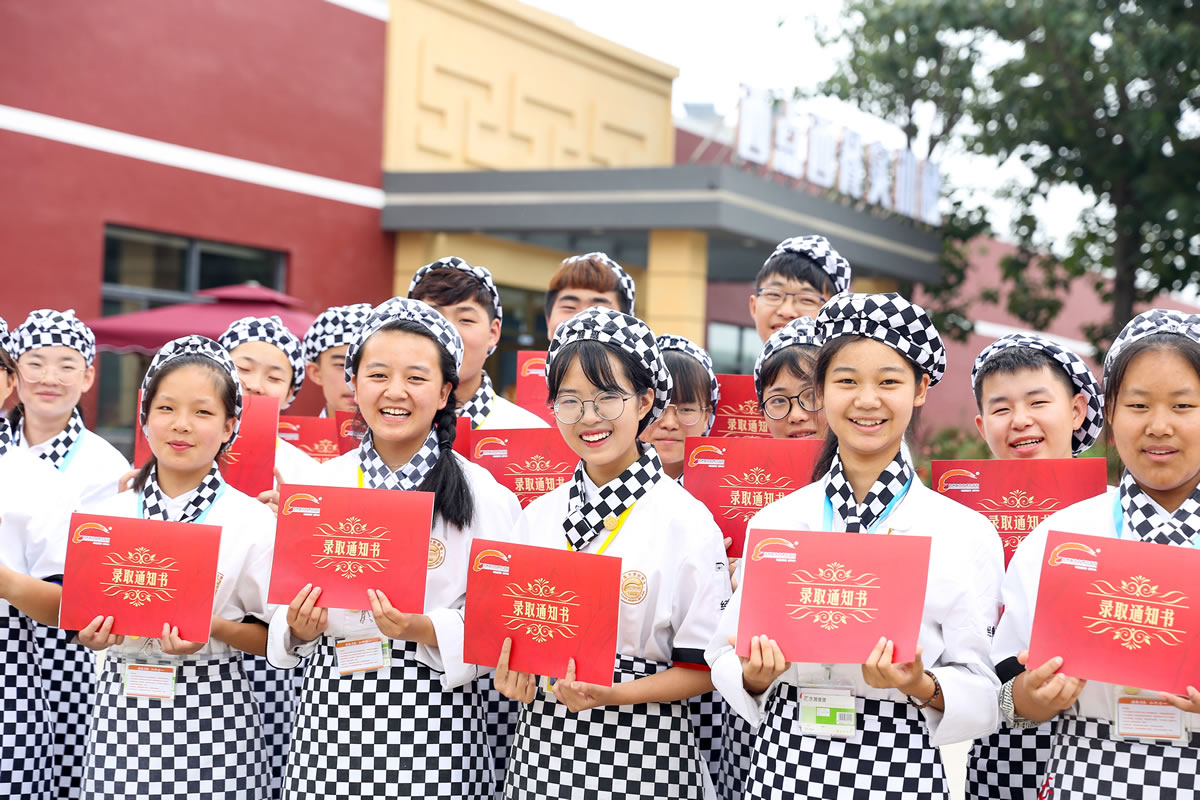 初中毕业学厨师，两年后能到什么水平？